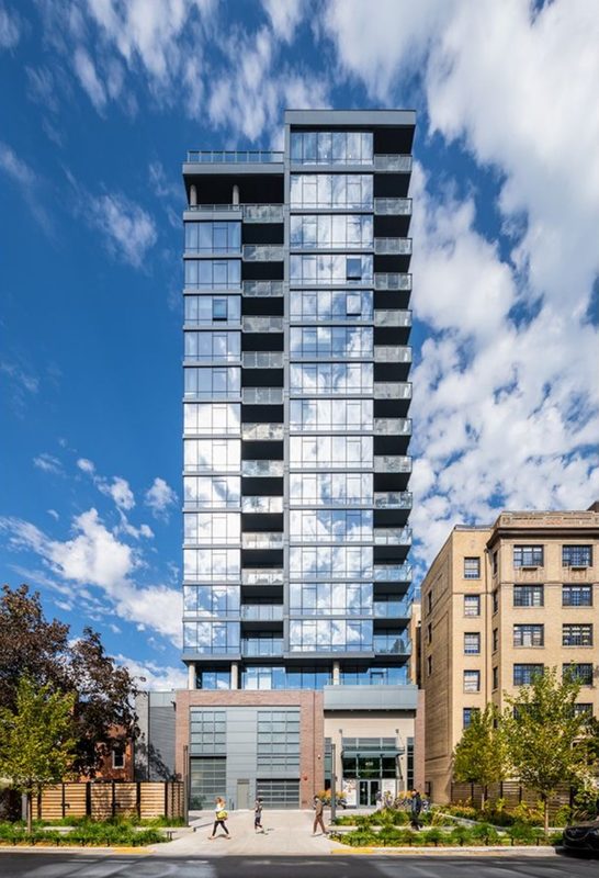 450 W Belmont Street, photo 2 of 3